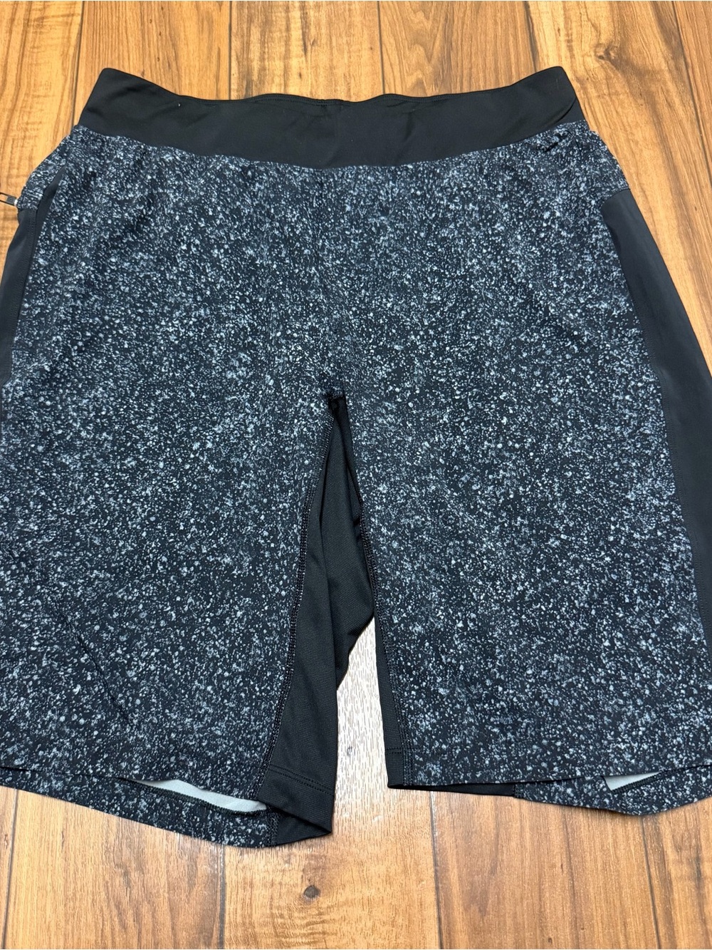 Lululemon Shorts Mens Large T.H.E. Short Linerless Athletic Black Stretch 11”